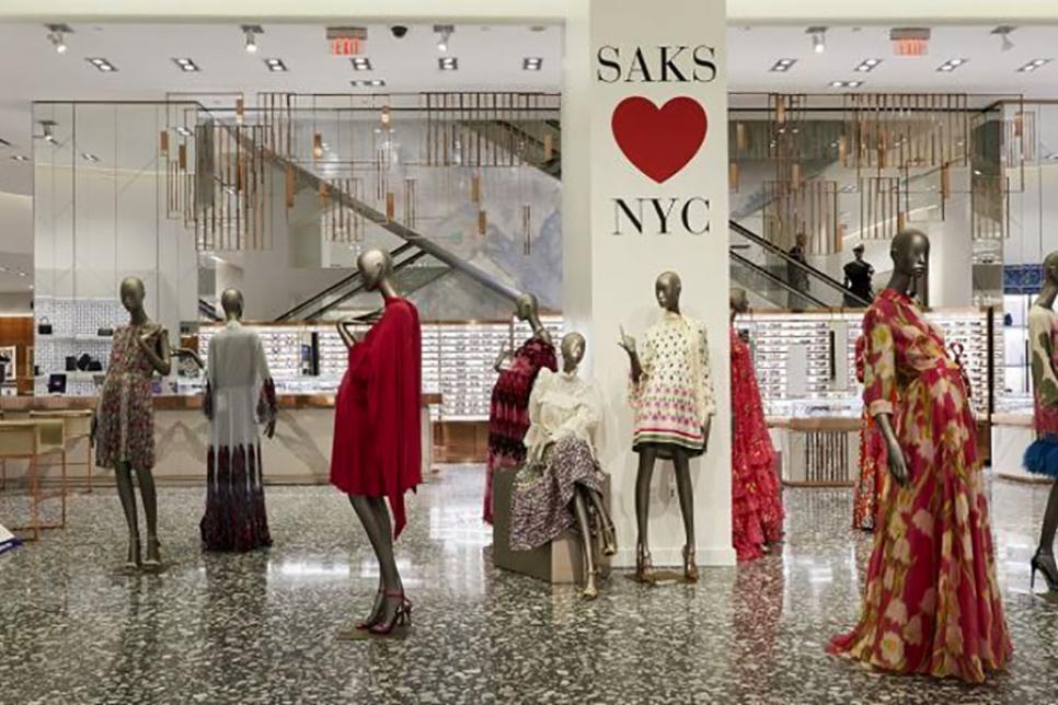 Saks Fifth Avenue прибрав колючий дріт