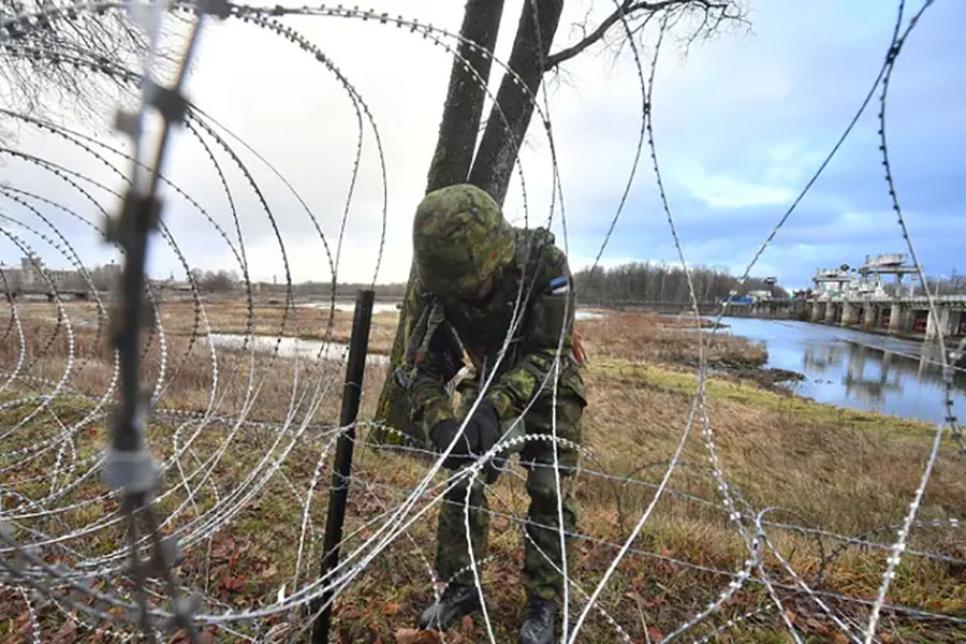 Колючая проволока на границе Эстонии с Россией